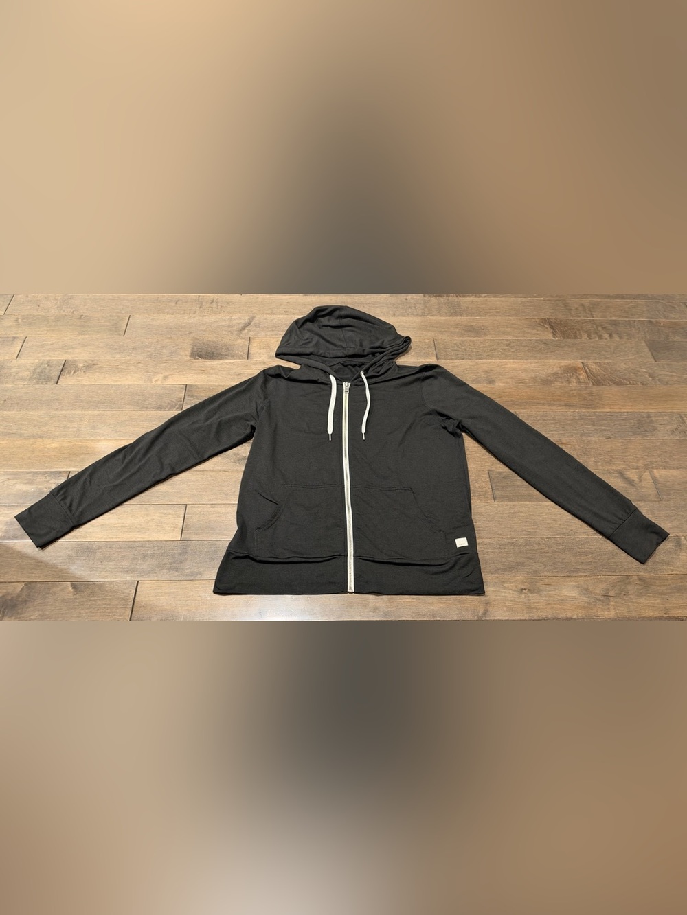 Like New Women’s Sz M Heather Black Vuori Halo Performance 2.0 Hoodie